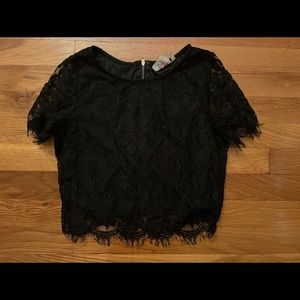 Size small cute ‘black like a cat’ fun top!
